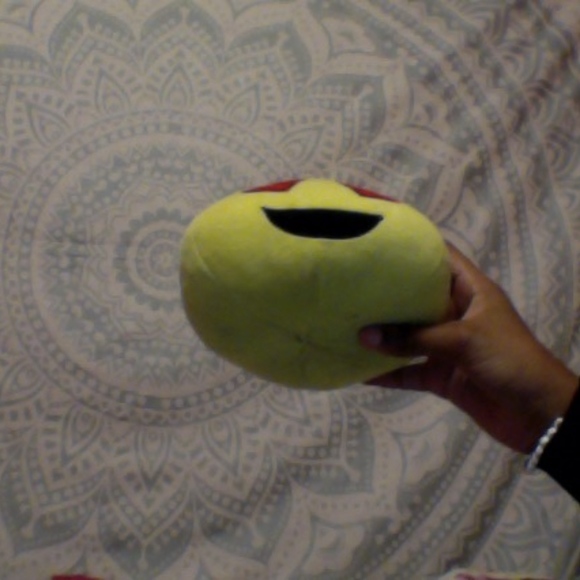 Hearty Emoji Plush Toy - Picture 2 of 3